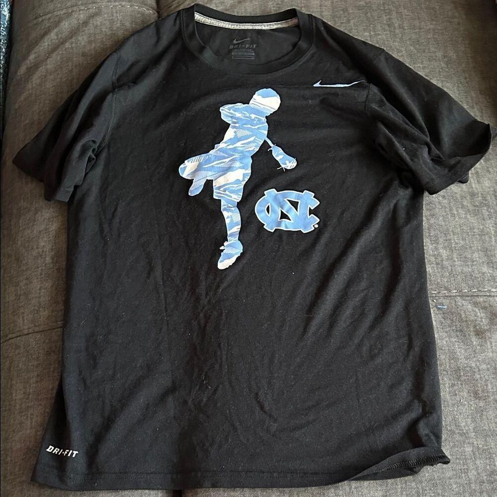 Nike Men's Blue and Black T-shirt